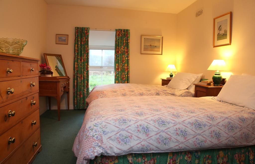 Inverawe Cottages Тейнилт Номер фото